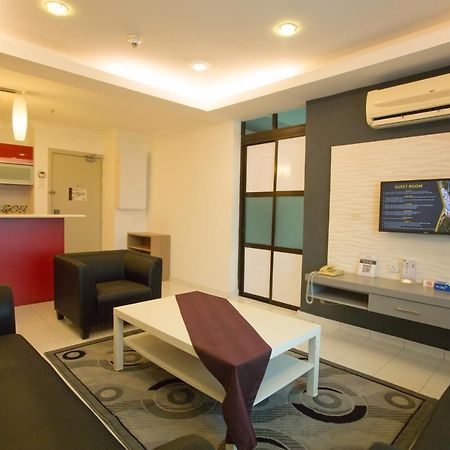 Klana Beach Resort Петалинг Джая Екстериор снимка
