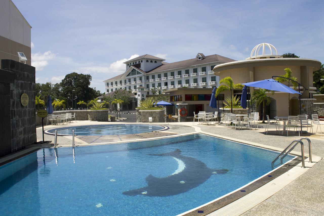 Klana Beach Resort Петалинг Джая Екстериор снимка